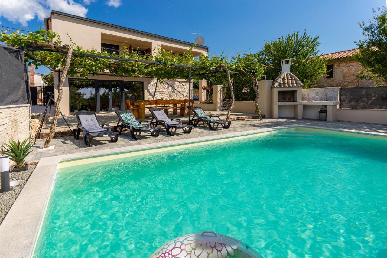 Villa House With Pool Poli Stare Nuoni Žminj Esterno foto