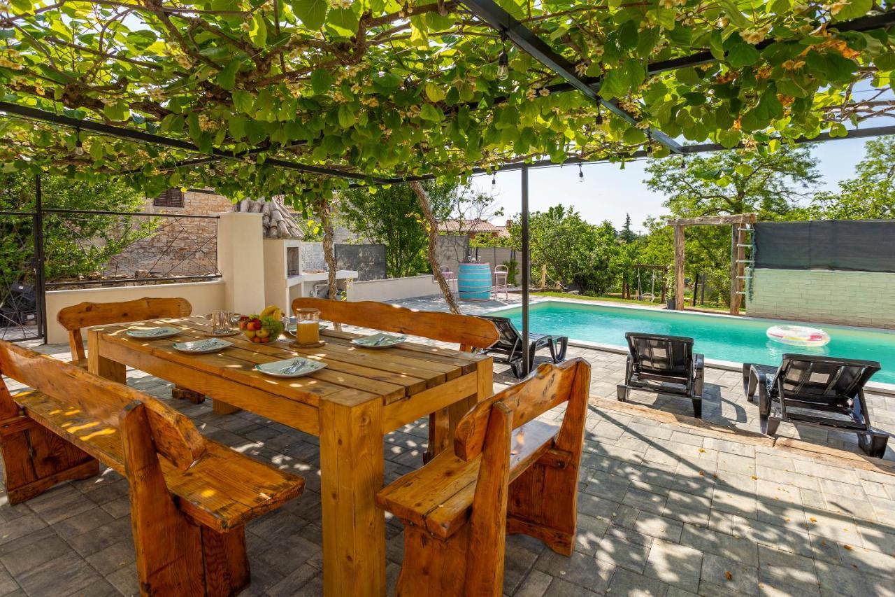 Villa House With Pool Poli Stare Nuoni Žminj Esterno foto