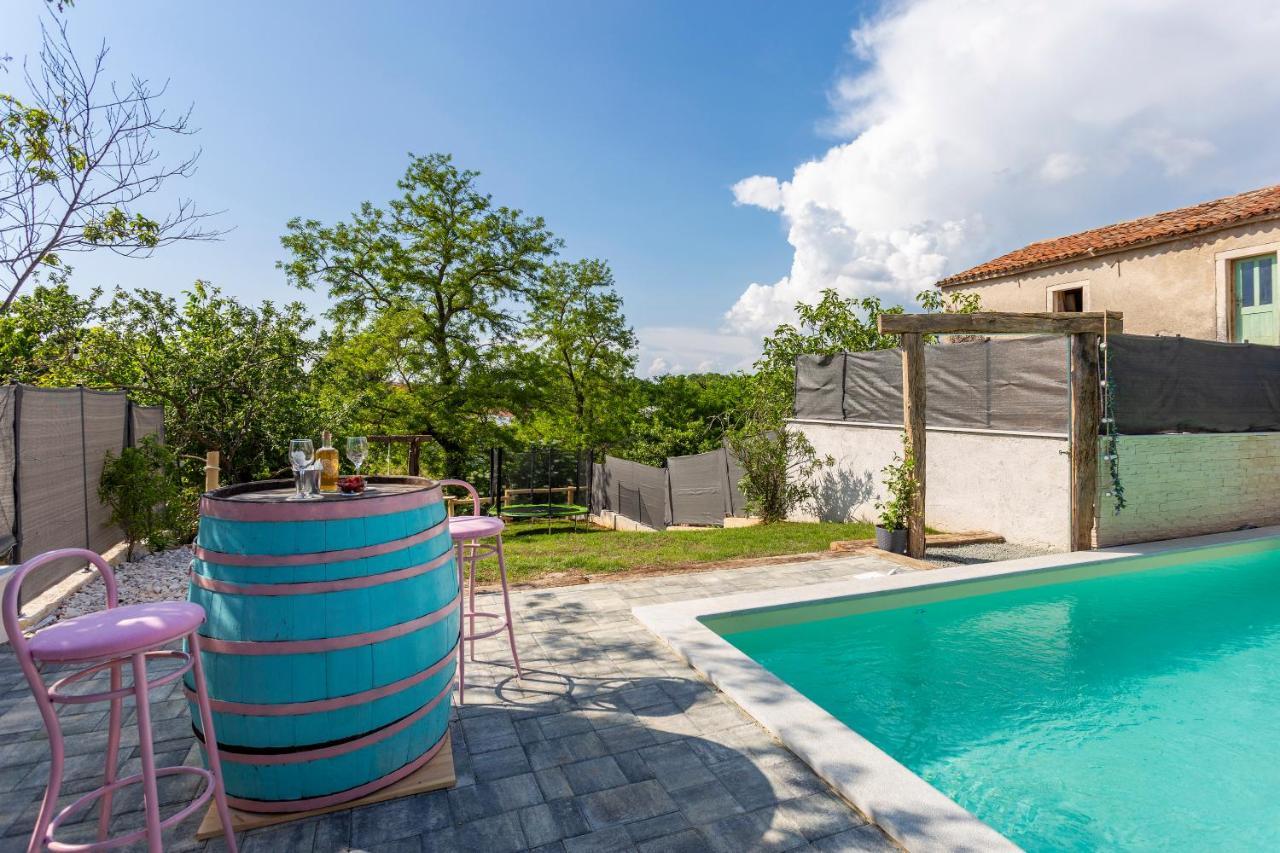 Villa House With Pool Poli Stare Nuoni Žminj Esterno foto